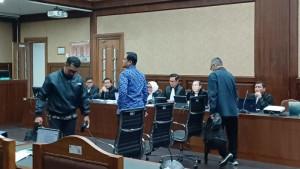 20250509_Penyidik-KPK_sidang-Hasto_biaya-suap-dari-Harun-Masiku.jpg