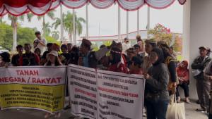 20250804_Demo_Warga_Adat_di_Kukar_IUP.jpg