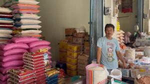 20250805_Pedagang-beras-di-Pasar-Mangkurawang.jpg