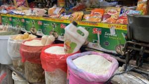 20250805_pedagang-beras-di-pasar-sepinggan-balikpapan.jpg