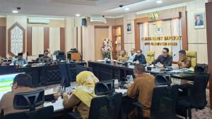 20250805_rapat-evaluasi-DPRD-paser.jpg