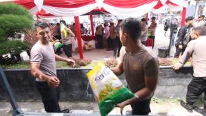 20250814_Polresta-Balikpapan-Gelar-Gerakan-Pangan-Murah-Beras-SPHP-di-Mapolresta-Balikpapan.jpg