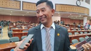 20250916_Anggota-DPRD-Berau-Rudy-P-Mangunsong-prihatin-tak-ada-guru-di-Mapulu.jpg