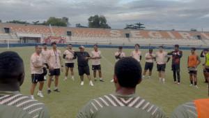 20250917_Manajer-Borneo-FC-Dandri-Dauri-ajak-suporter-penuhi-Stadion-Segiri.jpg