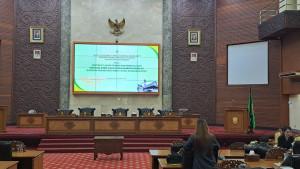 20250919-Suasana-ruang-rapat-paripurna-DPRD-Kubar.jpg
