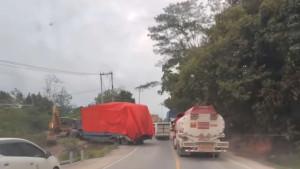 20250923_Truk-Tak-Kuat-Menanjak.jpg