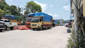20250926-truk-parkir.jpg