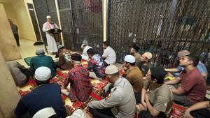 20250926_Suasana-pelaksanaan-sholat-Jumat-berjamaah-di-Rutan-Polresta-Balikpapan.jpg