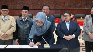 20250927_Penandatanganan-APBD-Perubahan-Kaltim.jpg
