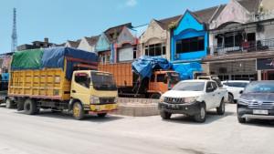 20250930_truk_parkir-liar_kawasan-sekitar-RS-Balikpapan-Baru_keluhan-warga_kendala-Dishub_2.jpg20250930_truk_parkir-liar_kawasan-sekitar-RS-Balikpapan-Baru_keluhan-warga_kendala-Dishub.jpg