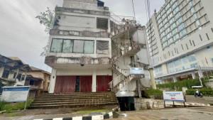 20251001_Gedung-eks-Plaza-21-kini-difungsikan-sebagai-gedung-parkir.jpg