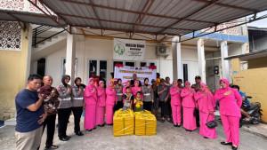 20251003_Aksi-Berbagi-Polwan-Ditlantas-Kaltim.jpg