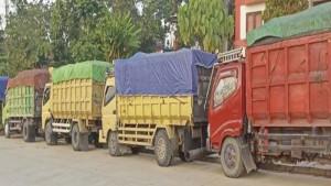 20251003_Truk-bermuatan-batu-bara.jpg