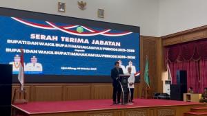 20251006_Bupati-Mahulu-Minta-Sinergi-dengan-DPRD.jpg