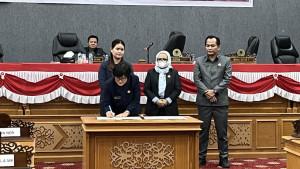 20251010_Penandatanganan-APBD-Perubahan-Mahulu.jpg
