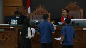 20251012-PRAPERADILAN-NADIEM.jpg