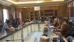 20251013_DPRD-Kukar-Sengketa-Lahan-dengan-Petani.jpg