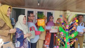20251013_Hasil-pengelolaan-bank-sampah-di-Kecamatan-Samarinda-Ulu.jpg
