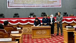 20251028-Ketua-DPRD-Mahulu-Devung-Paran.jpg
