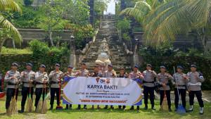 20251028_Brimob-Polda-Kaltim-Gelar-Karya-Bhakti-di-Rumah-Ibadah.jpg