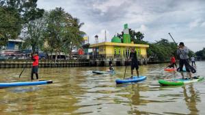 20251809_Paddleboard-Pungut-Sampah-Sungai-Karang-Mumus.jpg