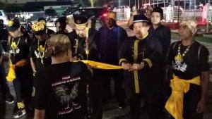 AYL-datang-ke-Komisi-Pemilihan-Umum-KPU-Kukar-bersama-pasangannya-Ahmad-Jaiz.jpg