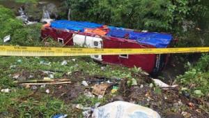 Detik-detik-Bus-Masuk-Jurang-di-Guci-Tidak-Ada-Sopir-Penumpang-Masih-Ada-Orang-Jangan-Ditinggal.jpg