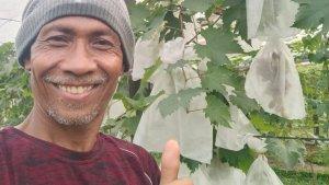 Foto-Pengelola-Woody-Grape-Garden-Muhammad-Azam-di-Woody-Grape-Garden09.jpg