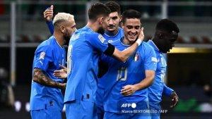 Gelandang-Italia-Giacomo-Raspadori-kedua-kanan-melak.jpg