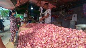 Harga-komoditas-cabai-dan-bawang-merah-di-Bontang-seketika-turun-menjelang-hari-Raya-Idul-Fitri.jpg