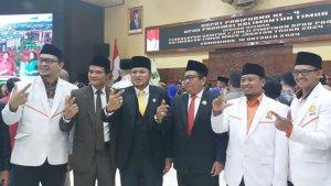 Ketua-DPD-Golkar-Kaltim-Rudy-Masud-dasi-kuning-saat-hadir-dalam-pelantikan-Ketua-DPRD-Kaltim.jpg