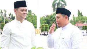 Ketua-DPRD-Paser-Hendra-Wahyudi-saat-hadir-pada-peringatan-Hari-Santri-Nasional.jpg