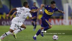 Mateo-Retegui-kanan-saat-masih-berseragam-Boca-Ju.jpg