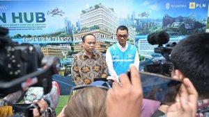 Menteri-Komunikasi-dan-Informatika-Budi-Arie-Setiadi-kiri.jpg
