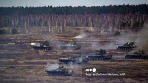 Menunjukkan-tank-Rusia-dan-Belarusia-selam.jpg
