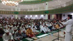 Pelaksanaan-salat-teraweh-perdana-di-tahun-2023-di-Masjid-Agung-Baitul-Hikmah.jpg