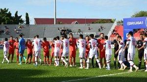 Pemain-Borneo-FC-dan-Arema-FC-saling-berjabat-tangan-Be.jpg