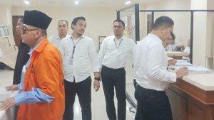 Penampakan-Pimpinan-Pondok-Pesantren-Al-Zaytun-Panji-Gumilang-Kenakan-Baju-Tahanan.jpg