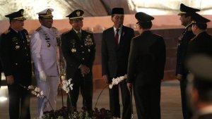Presiden-Joko-Widodo-memimpin-apel-kehormatan-dan-renungan-suci-di-IKN.jpg