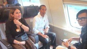 Presiden-Jokowi-bersama-sejumlah-selebriti-menjajal-kereta-cepat.jpg