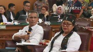 Samuel-Hutabarat-kiri-dan-Rosti-Simanjuntak.jpg