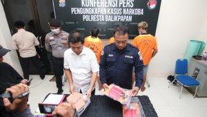 Satresnarkoba-Polresta-Balikpapan-menangkap-tiga-tersangka.jpg