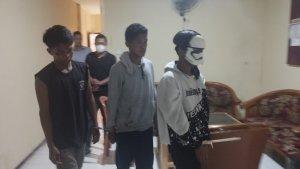 Sejumlah-remaja-yang-diamankan-oleh-kepolisian-akibat-disangka.jpg