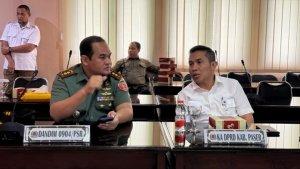 Sekretaris-DPRD-Paser-Muhammad-Iskandar-Zulkarnain-saat-mengikuti-Rakornis-Kesiapan-Pelaksanaan-TMMD.jpg
