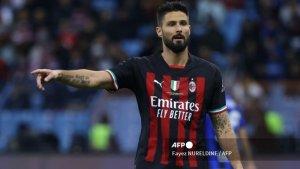 Striker-AC-Milan-Olivier-Giroud-Penyerang-berkebang.jpg