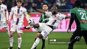 Striker-Lyon-Moussa-Dembele-AC-Milan-dikaba.jpg