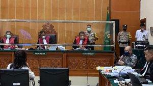aksa-penuntut-umum-menghadirkan-Linda-Pujiastuti.jpg