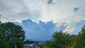 awan-tebal-gala-puncak-14-feb.jpg