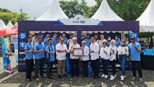 bank-bjb-meraih-penghargaan-sebagai-Bank-Peduli-Perekonomian-Masyarakat-Desa.jpg