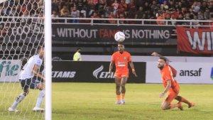 diego-michels-cetak-gol-ke-gawang-persita.jpgdiego-michels-cetak-gol-ke-gawang-persita-02.jpgfelipe-cadenazi-melawan-pemain-persita.jpgborneo-fc-menang-2-1-lawan-persita.jpgselebrasi-gol-diego-mitchels.jpgsuporter-pusamania-setia-dukung-borneo-fc-samarinda.jpgterens-puhiri-kerja-keras-gempur-pertahanan-persita.jpgterens-puhiri-menyerang-pertahanan-persita.jpgfelipe-cadenazi-duel-dengan-pemain-persita.jpg